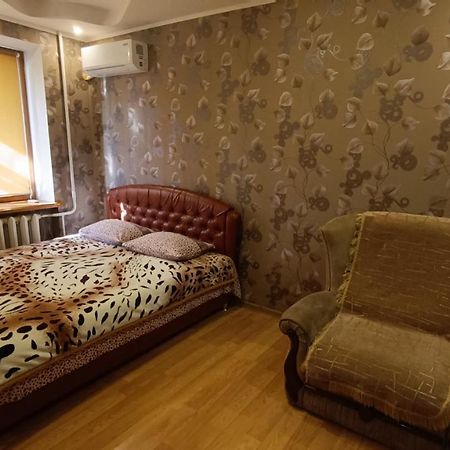 Аренда Квартиры Посуточно Cherkasy Ngoại thất bức ảnh