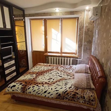 Аренда Квартиры Посуточно Cherkasy Ngoại thất bức ảnh