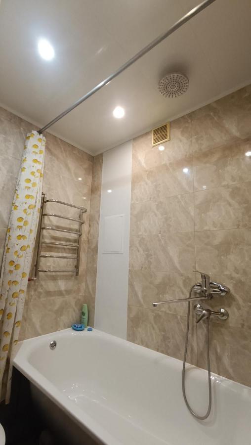 Аренда Квартиры Посуточно Cherkasy Ngoại thất bức ảnh